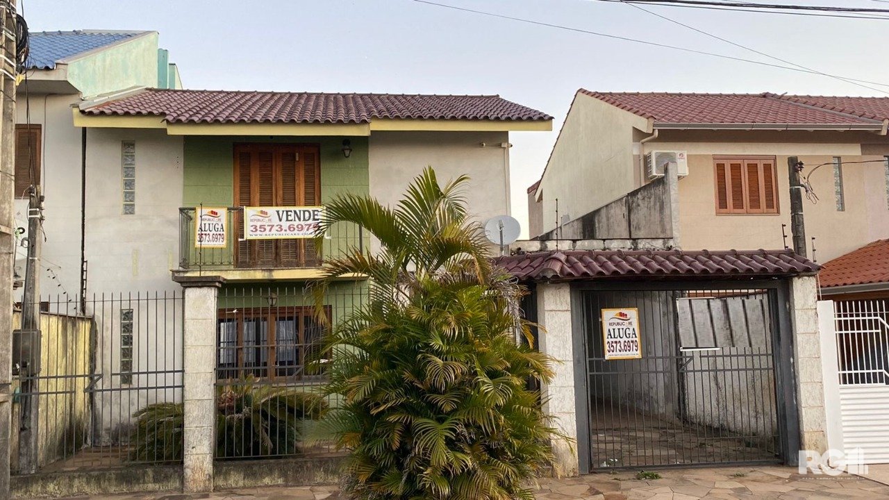 Casa com 160m², 3 dormitórios, 1 suíte no bairro Harmonia em Canoas para Comprar