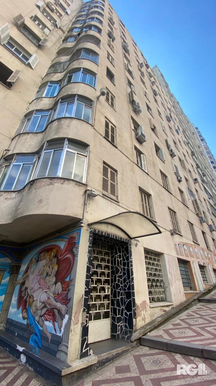 Apartamento com 92m², 3 dormitórios no bairro Centro em Porto Alegre para Comprar