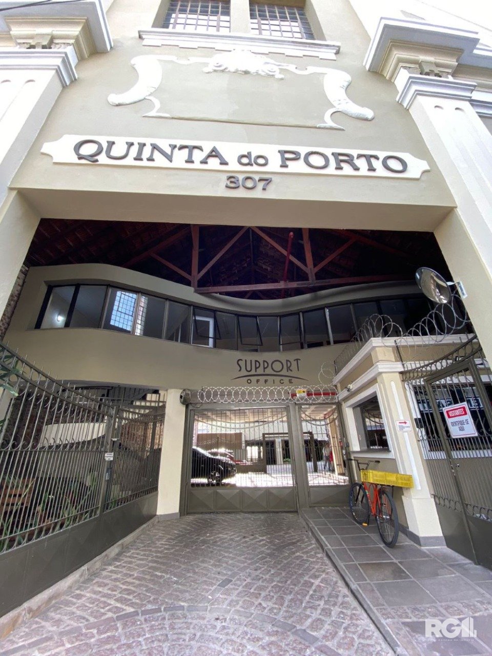 Apartamento com 62m², 2 dormitórios, 1 vaga no bairro Cidade Baixa em Porto Alegre para Comprar