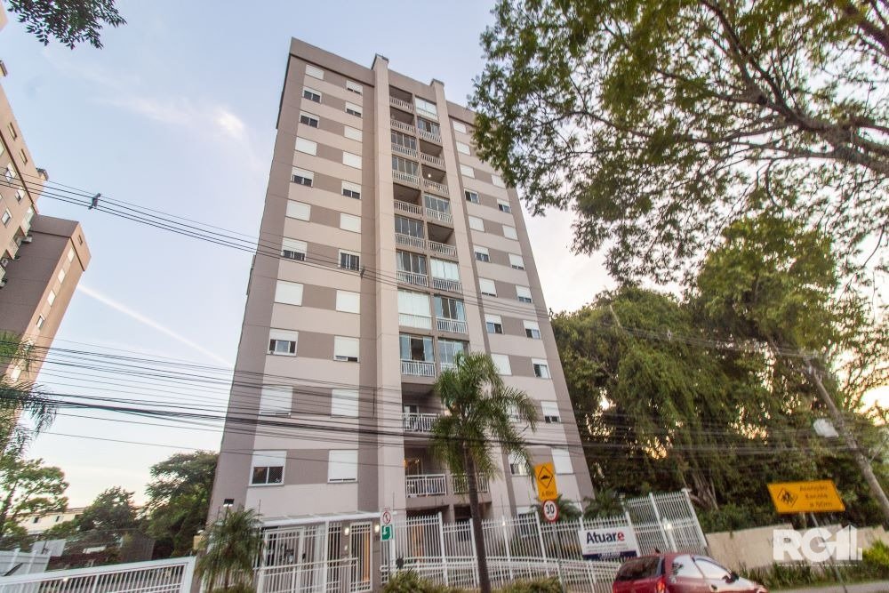 Apartamento com 72m², 3 dormitórios, 1 suíte, 1 vaga no bairro Teresópolis em Porto Alegre para Comprar