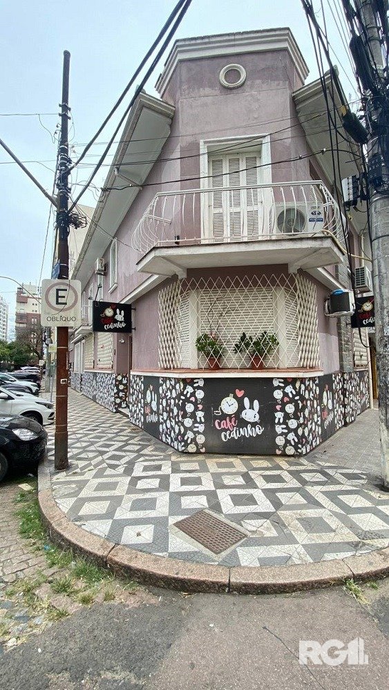 Casa com 274m², 4 dormitórios, 2 suítes, 1 vaga no bairro Cidade Baixa em Porto Alegre para Comprar