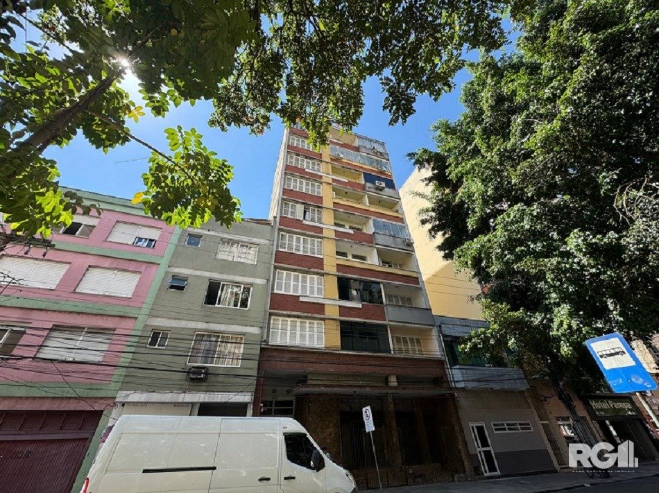 Apartamento com 42m², 1 dormitório no bairro Centro Histórico em Porto Alegre para Comprar