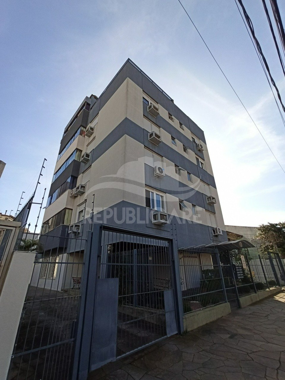 Apartamento com 70m², 1 dormitório, 1 vaga no bairro Menino Deus em Porto Alegre para Comprar